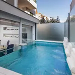 Апартаменты Luxury Martinis With Pool *