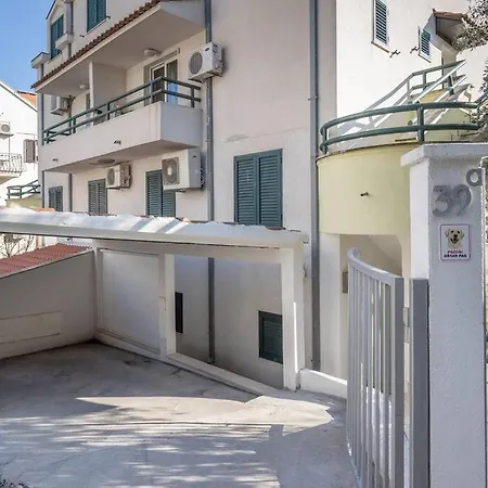 Luxury Martinis With Pool 아파트 *