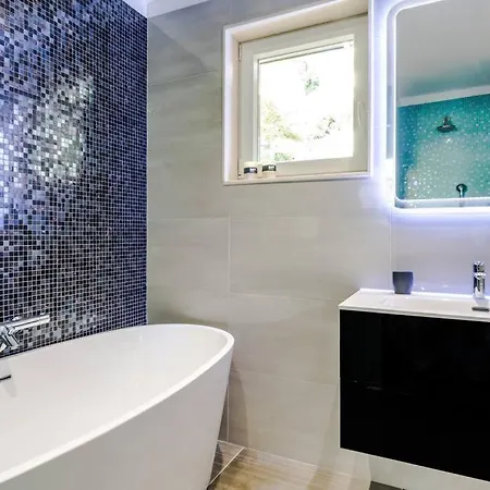 아파트 Luxury Martinis With Pool 스플리트