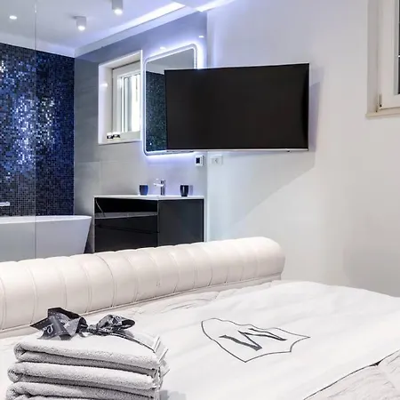 Luxury Martinis With Pool * 스플리트