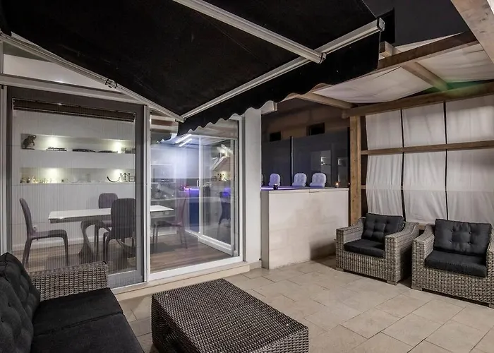 Luxury Martinis With Pool 公寓 *