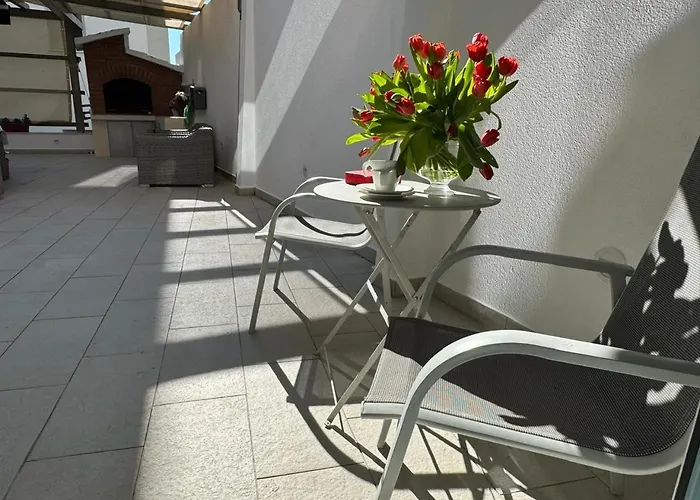 Luxury Martinis With Pool * 斯普利特